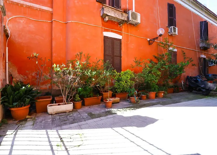 Trastevere Liliana House For 3, Pet & Family