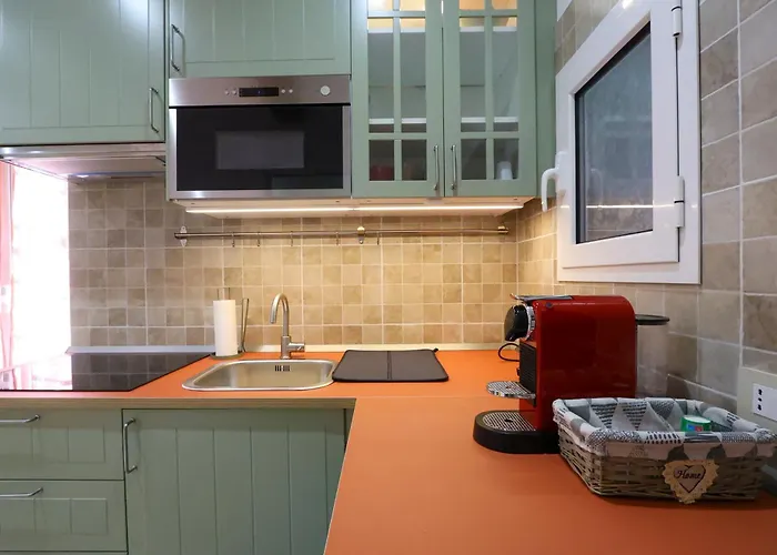 Trastevere Liliana House For 3, Pet & Family Rome